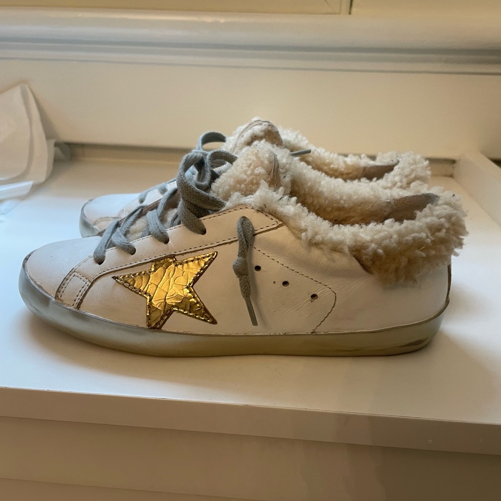 Superstar shearling-lined distressed leather sneakers - Picture 3 of 7